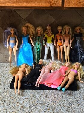 12 Barbie Doll Lot Assorted Blonde Vintage /Fashion Dolls - Mixed Colors
